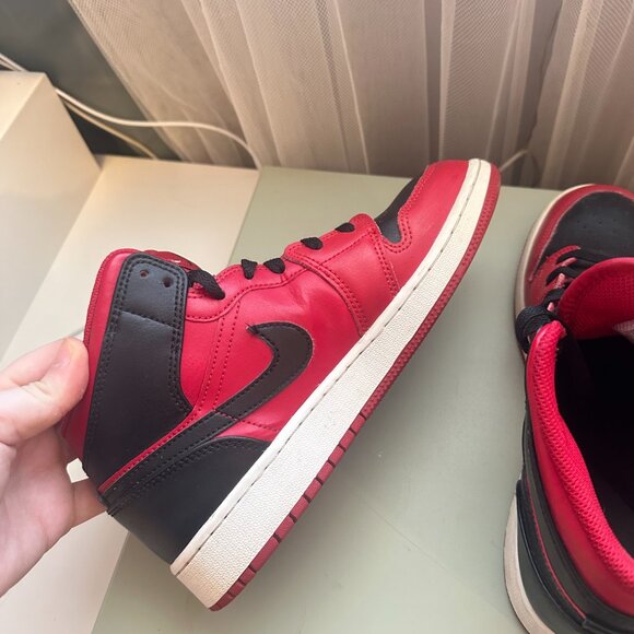 Jordan 1 Mid Reverse Bred Youth 6Y - Picture 7 of 8